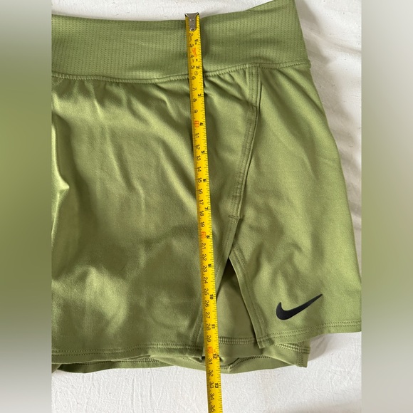 Nike Victory Green Tennis Skirt Side Slit with Shorts Size M - Picture 10 of 10